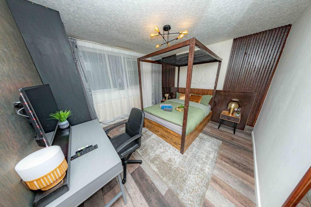 Unique Home W/Garden Hot Tub, Sauna & Cinema Room Λονδίνο Εξωτερικό φωτογραφία